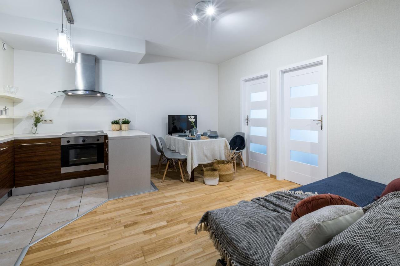 Friendhouse Apartments Angel City Cracovie Extérieur photo
